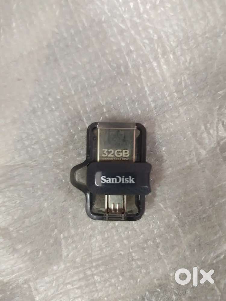 Pan Drive Sandisk 32 GB Good Conditions urgent sale
