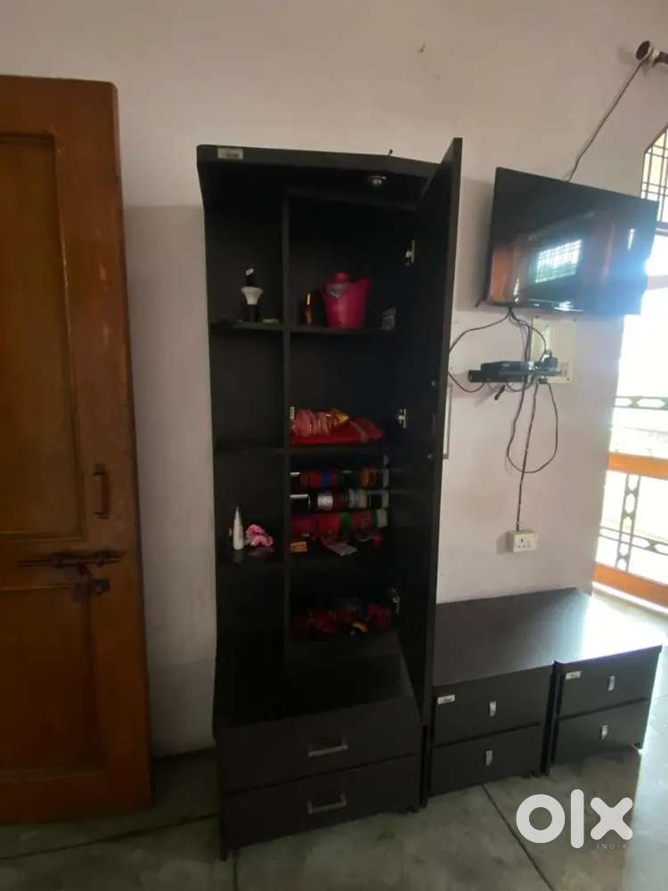 Dressing table and 2 side tables