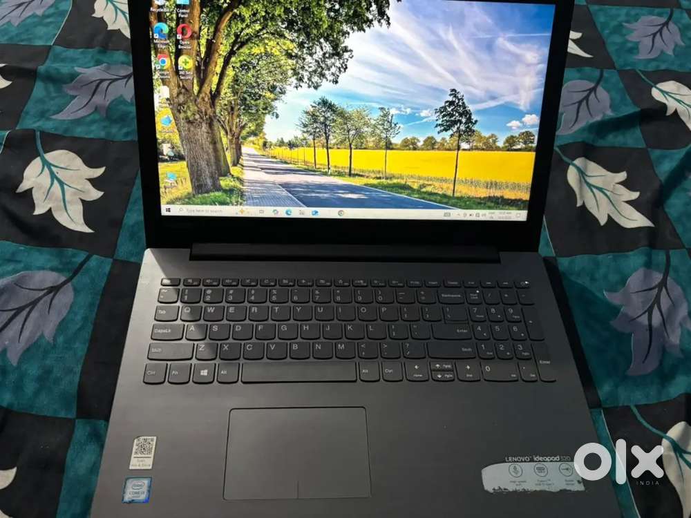 Untoucha laptop 1TB an 8 storage an i3 processor