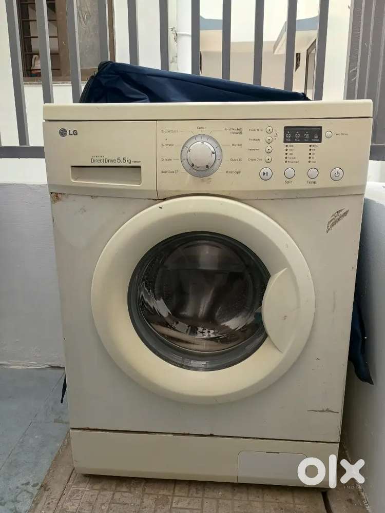 LG 5.5 kg fully automatic front load washing machine
