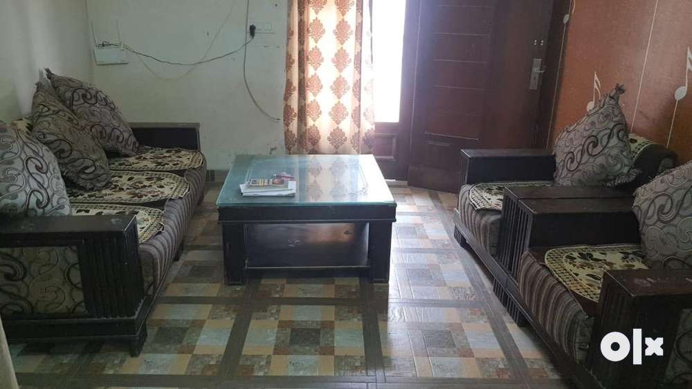 2bhk fully furnished with kitchen gas stove & cylinder