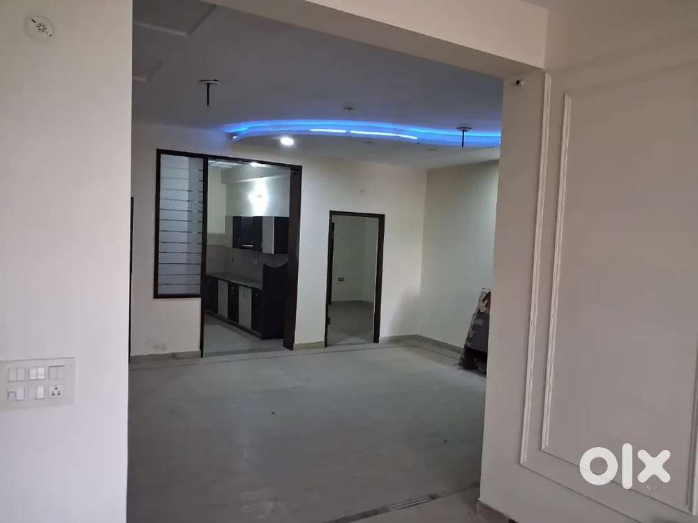 3BHK in prime location near Fatehabad road agra