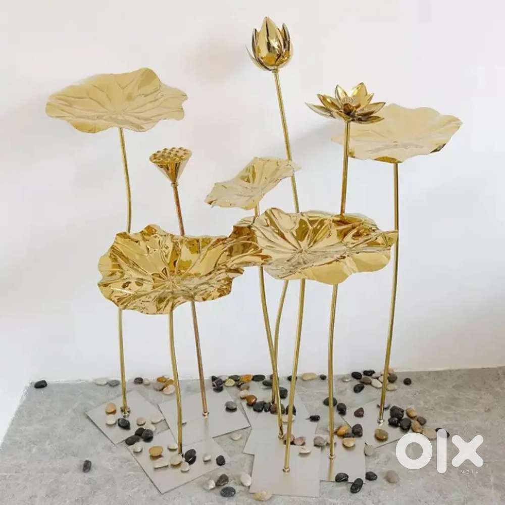 Lady Office staff / working