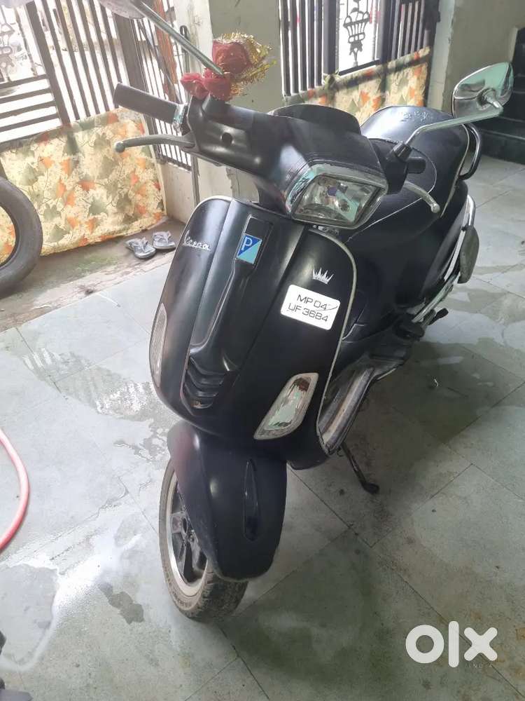 Vespa sxl 125cc matt Black colour  only exchange with scooty