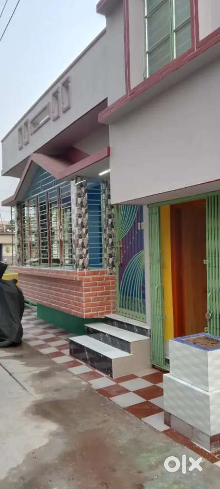 Barasat das para 1kata8chotak.3badroom.rs 47lak.Road10ft.