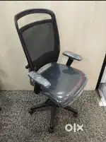 Featherlite fulkrum chairs available in low price
