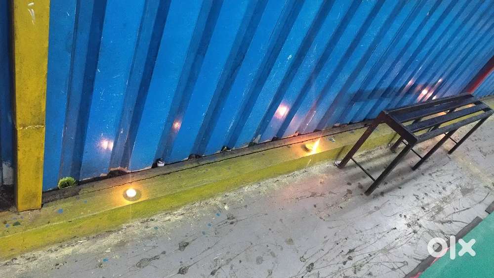 4500 square feet warehouse available for long lease. Hight 30 feet