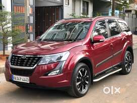 Mahindra XUV500 W11, 2018