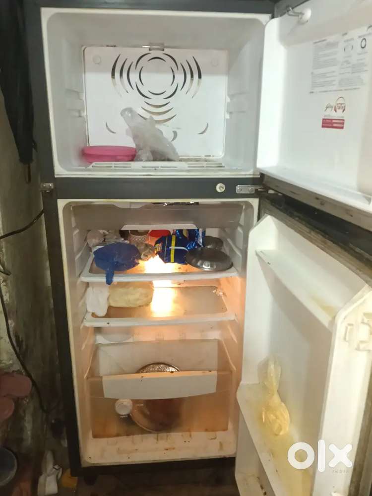 Goorge fridge double door  good condition