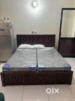 Attractive Solid Wood Sheesham Bed with Box Storage