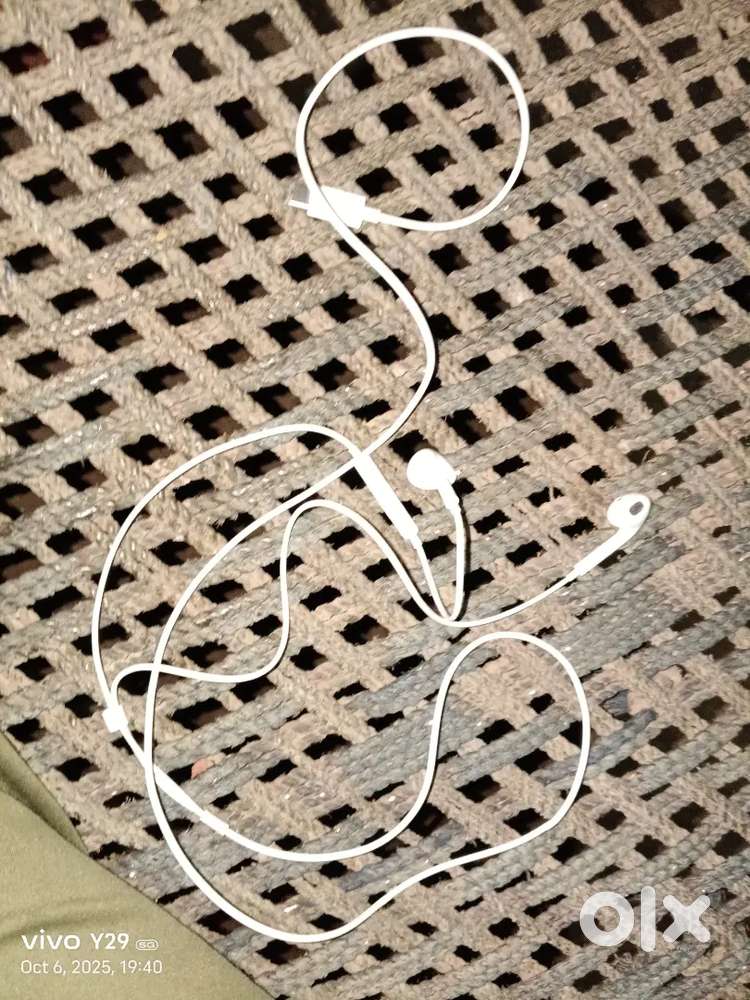 Earpods type C new condition buy in online Apple offical website