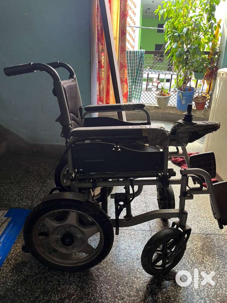Electronic wheelchair (price negotiable)