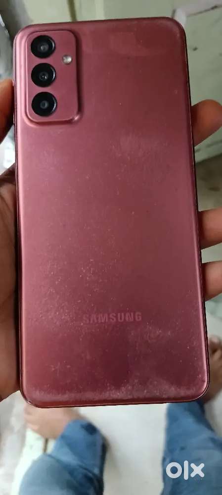 Samsung F23