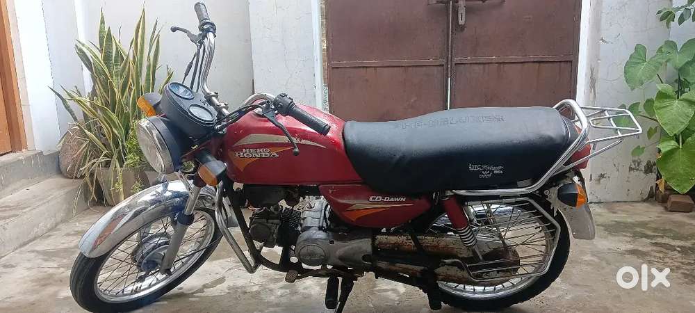 Hero honda ingen tire is well condition.