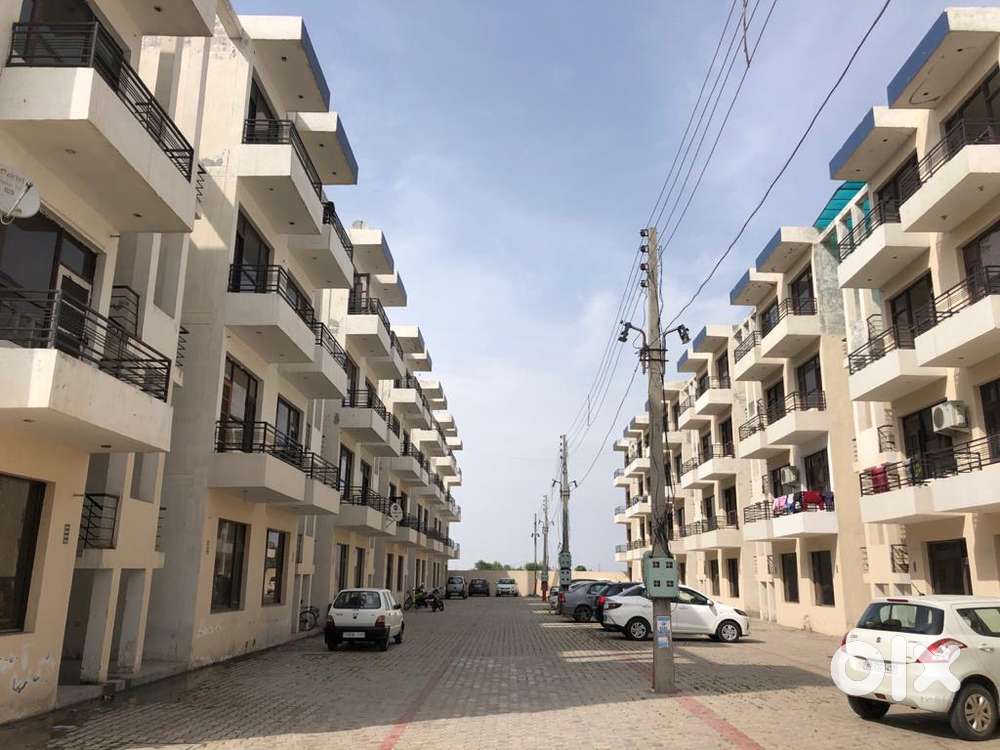 Low Price 2BHK READY TO MOVE FLAT IN JUST 23.90lac kurali Road kharar