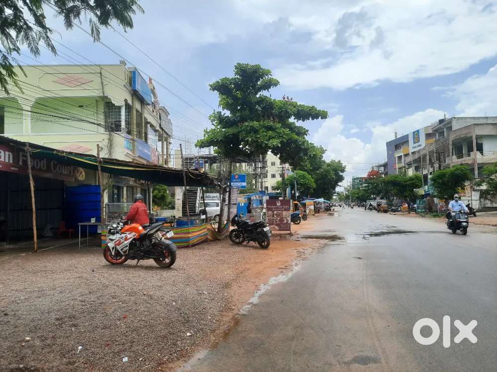 100 SQ YADS READY TO CONSTRUCT PRIME LOCATION NARAPALLY