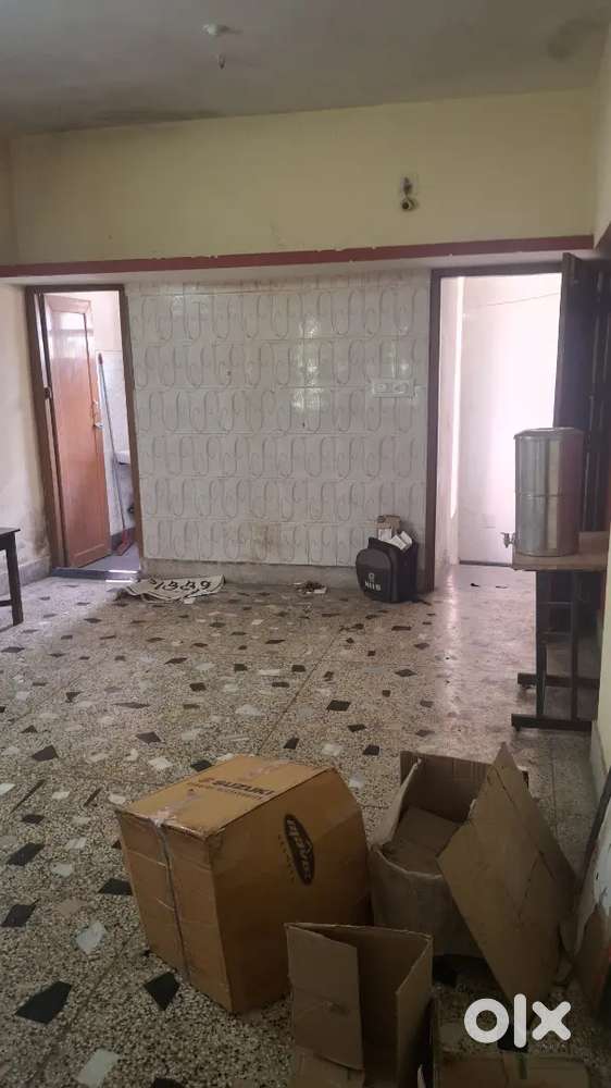 Need a job holder or working girl for shareing the room.