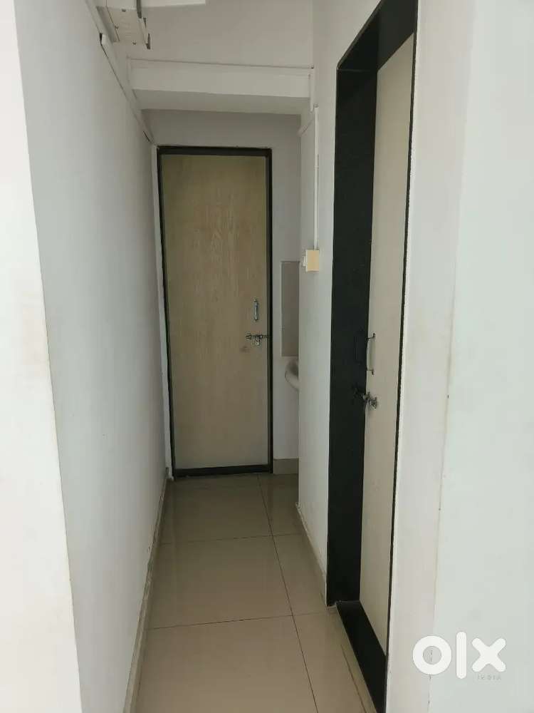 Rent my 1rk flat, for decent family room no 205.