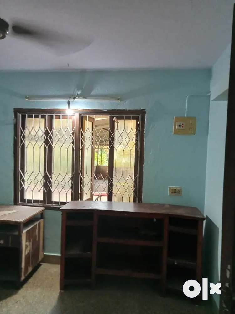 1BHK SEMI-FURNISHED HOUSE FOR RENT KANKANADY..BACHELOR ALOWED