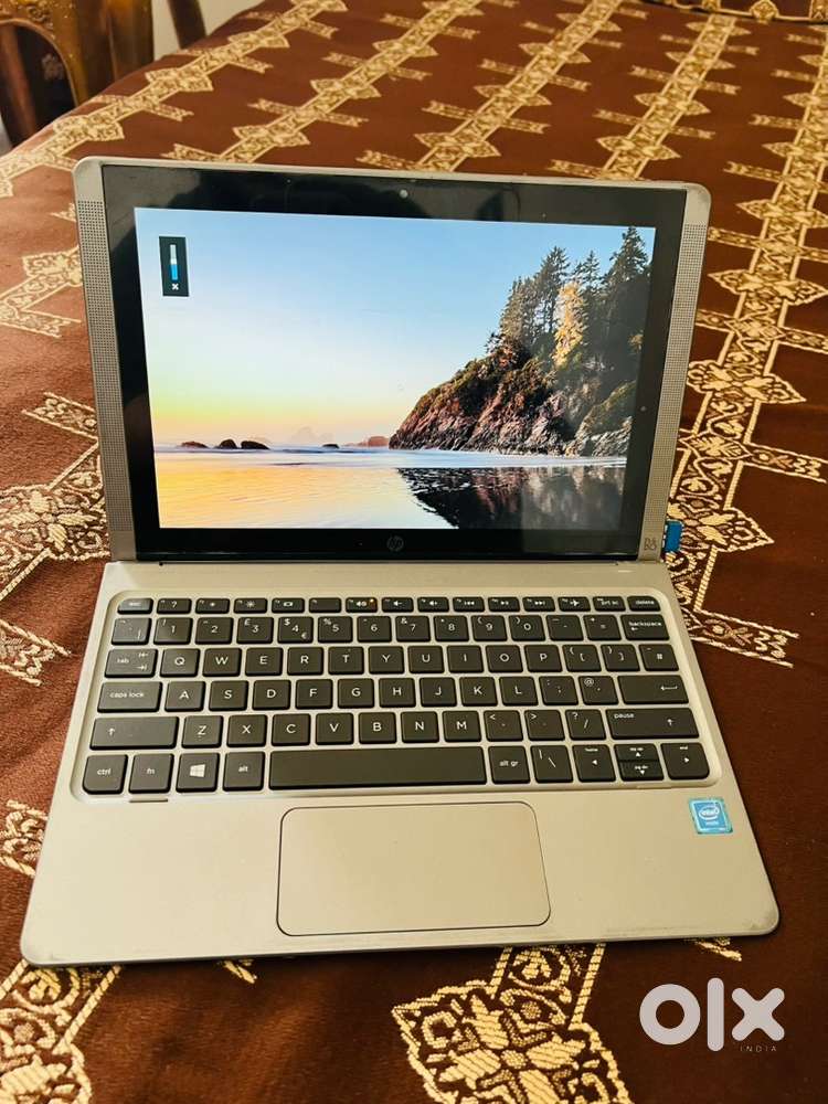 Hp pavilion x2 detachable touch screen laptop in great condition.