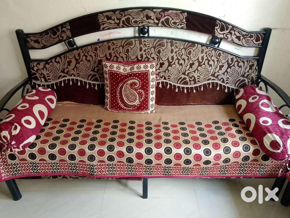 3/2 Sofa, 5 years old,