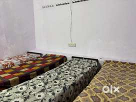 Sardar Jis Boys Hostel (Newly Painted AC & Non AC sharing Rooms)