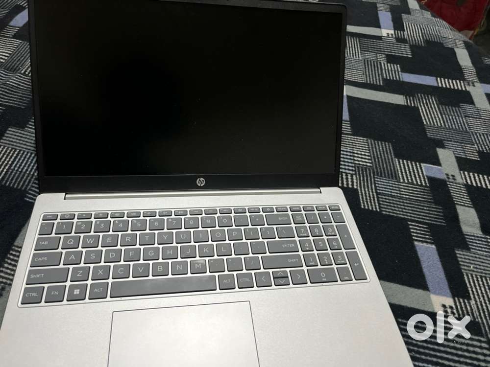 HP15s,AMD ryzen 5 5500U 8GB 512GB