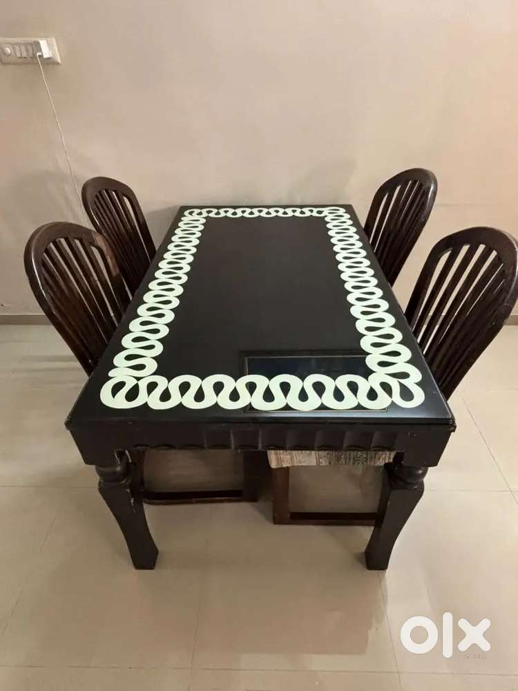 4 Seater Dining Table