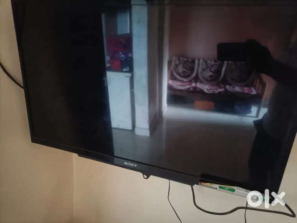 Sony 32 Inch LED TV KLV-32R302E – Excellent Condition, Works Perfectly