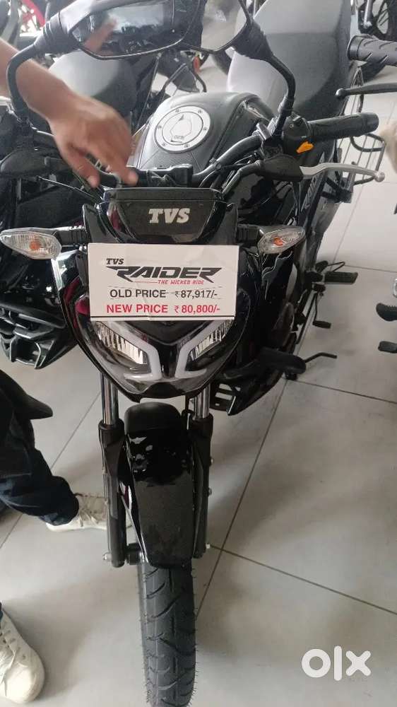 Yeh bike aapko showroom se milegi ex showroom price 80800 haii