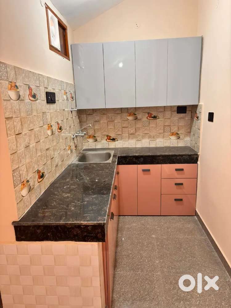 2 BHK INDEPENDENT FURNISHED HOUSE IS AVAILABLE IN SOCIETY
