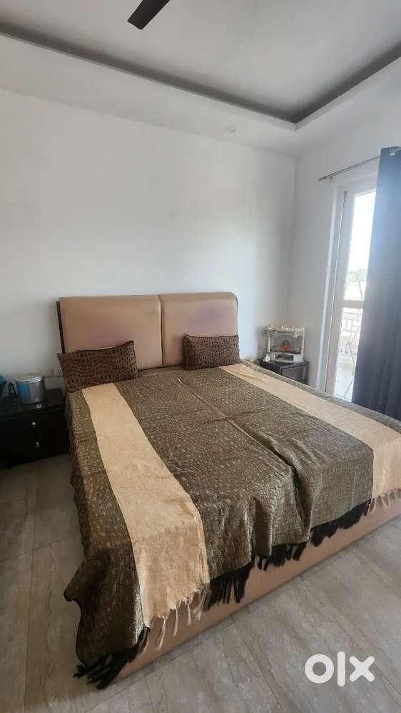 King bed with 2 side tables & mattress