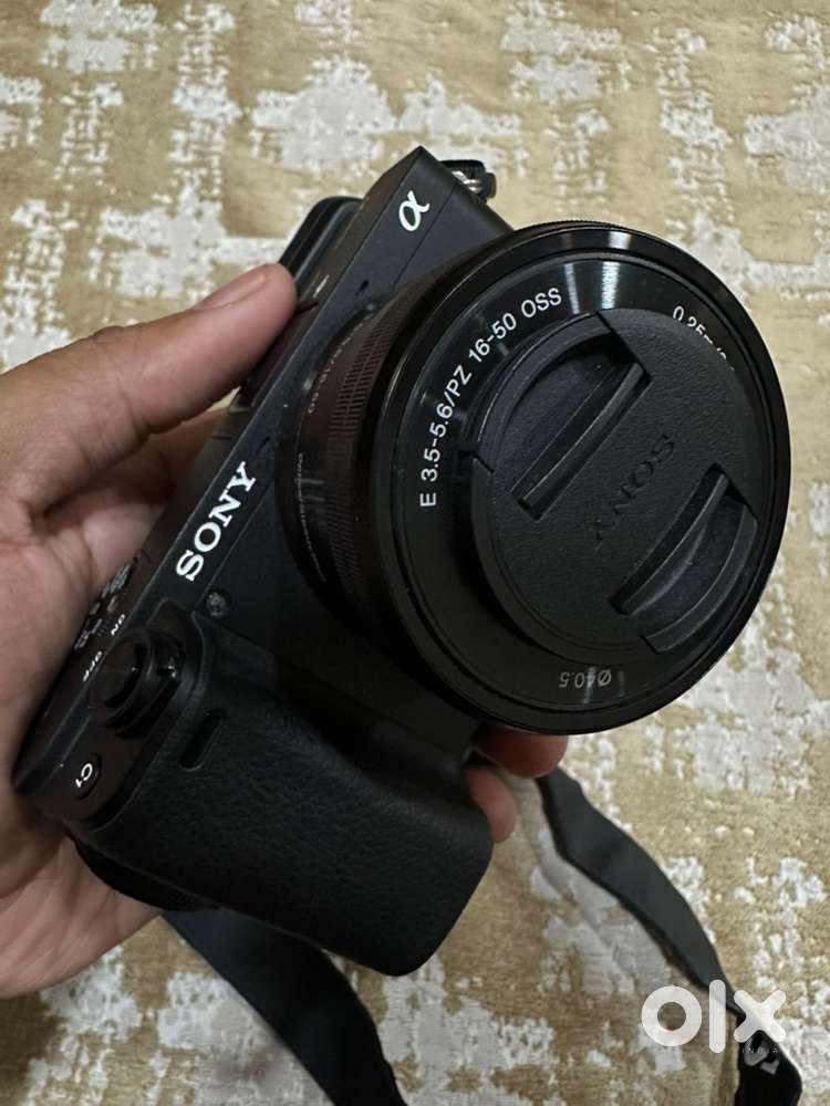 Sony Alpha A6400 + 16-50mm Lens – Immaculate Condition  For Sale