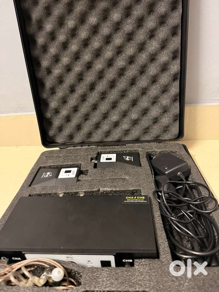 Aerons in ear monitoring system wireless