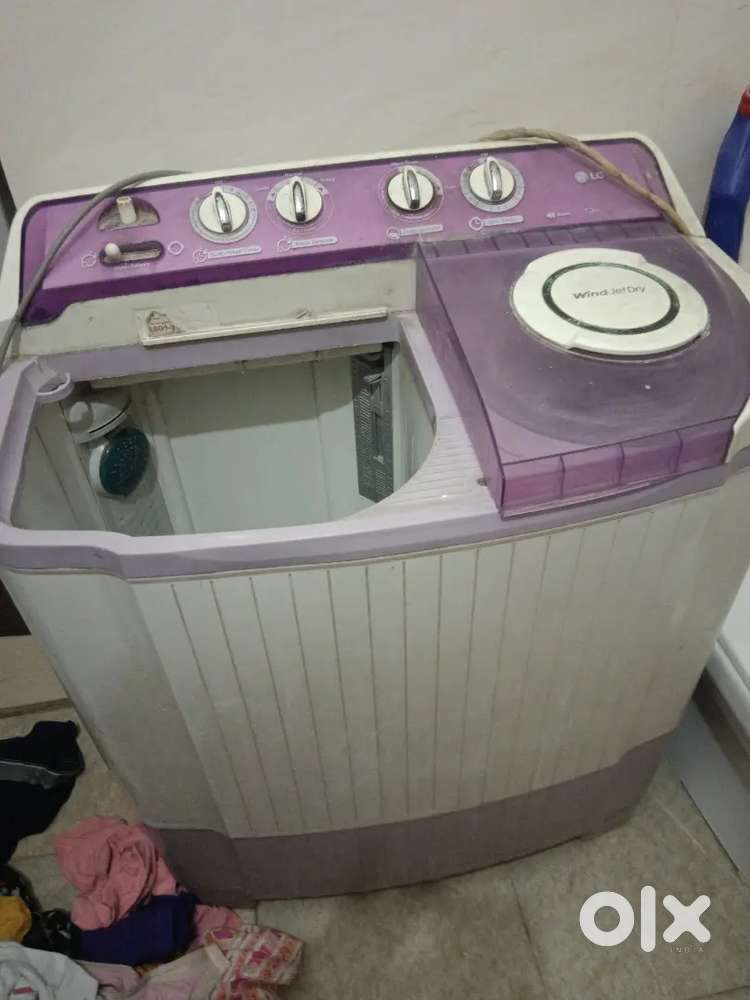 Samsung Semi Automatic Washing Machine @3500rs