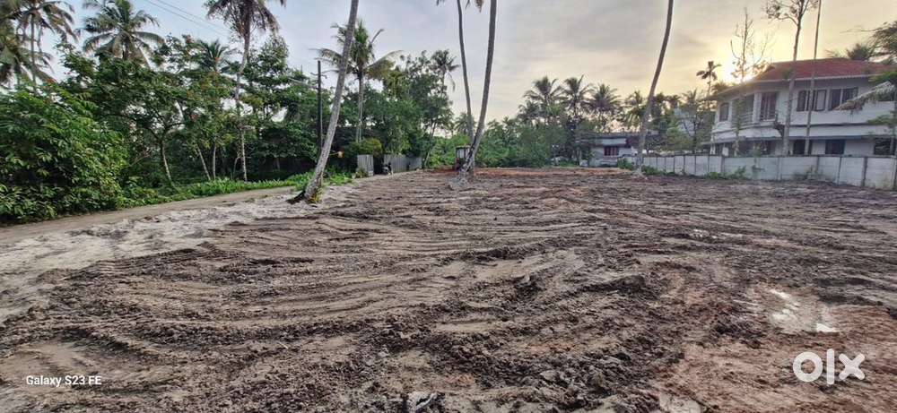 4,5,plots for sale near madavan pangad 5.5 laks per cent