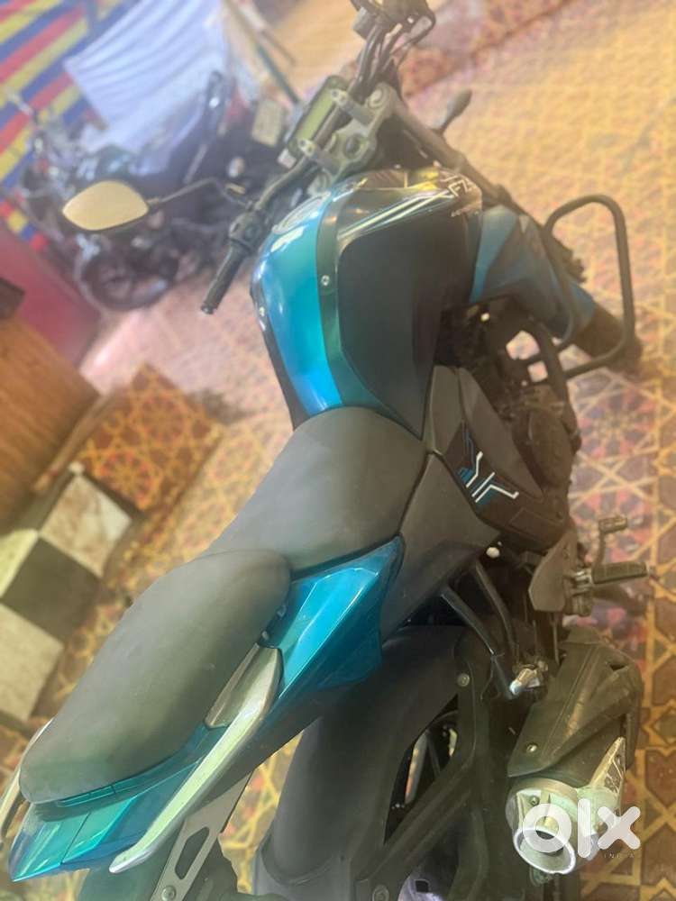 Yamaha FZ-S FI (Blue) in excellent condition great milage