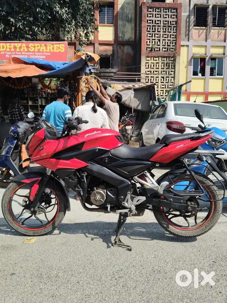 Pulsar as 150 good condition. front damage
