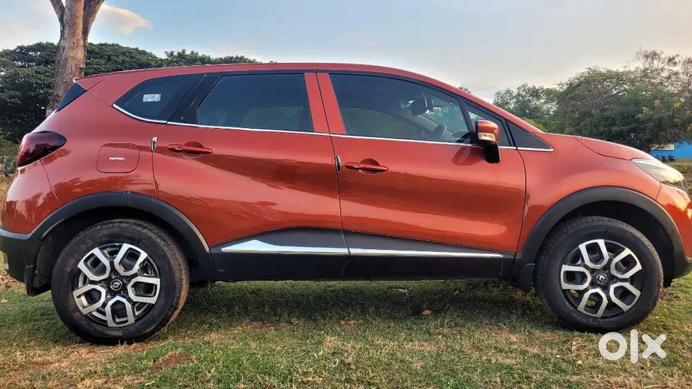 Renault Captur 2019 Petrol 18500 Km Company service record Driven