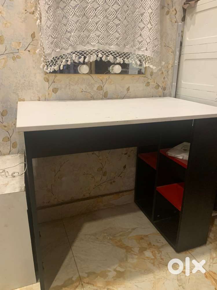 computer table