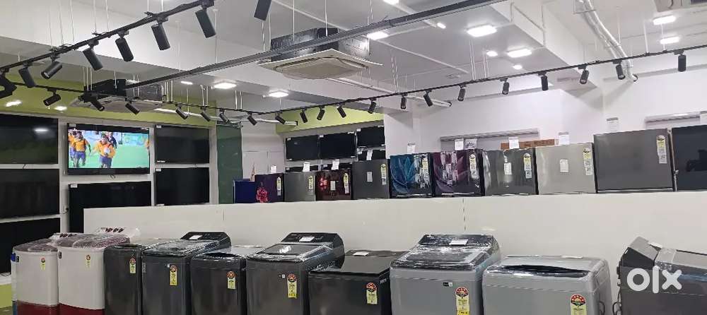 Electronic showroom sales staff