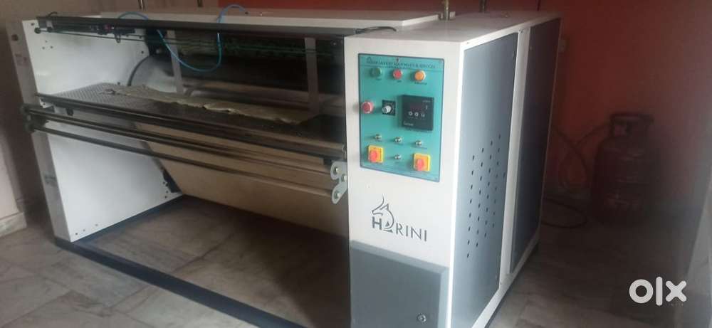 Saree rolling machine
