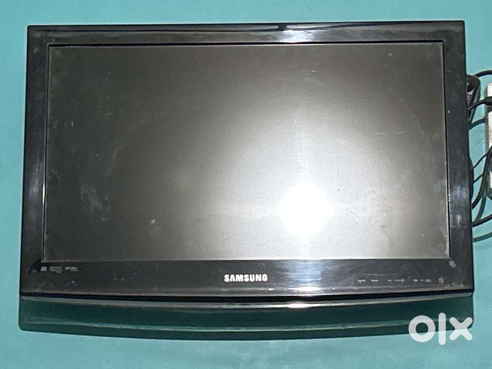 Samsung 24” LCD TV