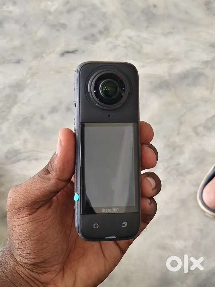 Insta 360 X4