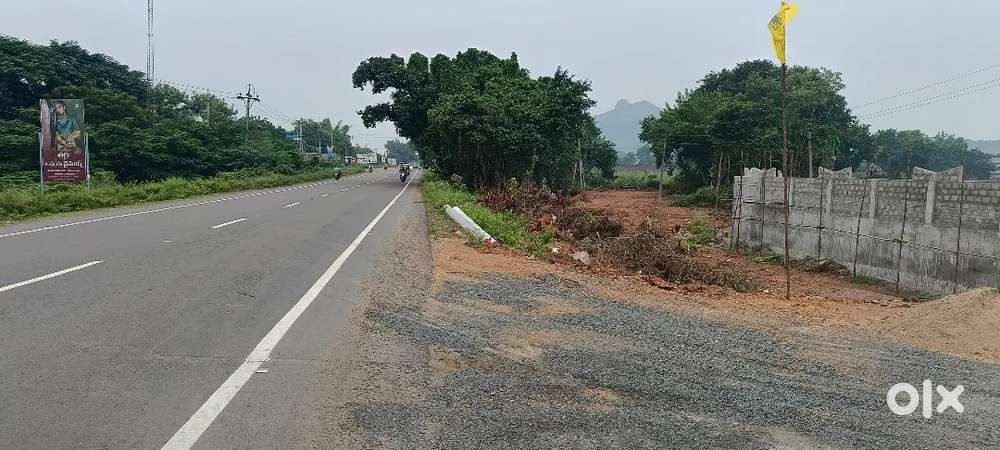 నల్లపాడు రైల్వే స్టేషన్ కి దగ్గర్లో 30 ఫీట్ రోడ్లో ఫ్లాట్