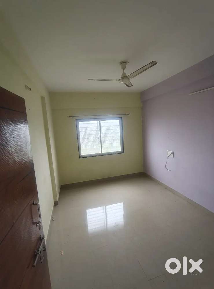 Looking for a flatmate for the hall area.