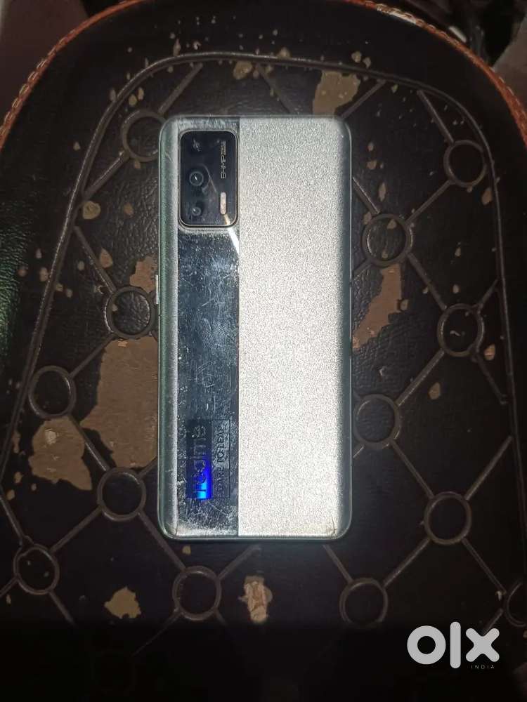 REALME X7 MAX 5g 8 gb ram 128: gb memory