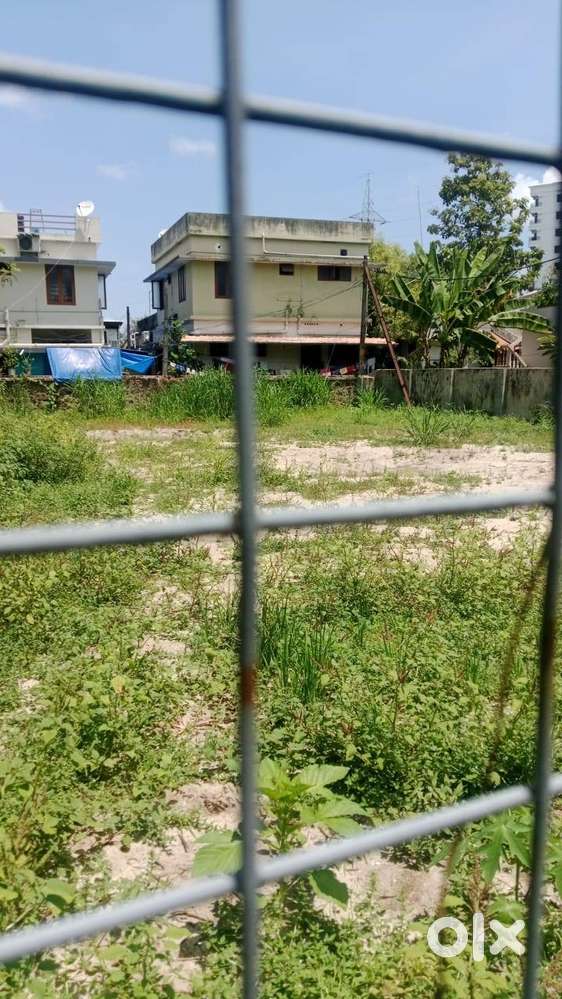 13 cent of Residential Plot in thykoodam, Vyttila