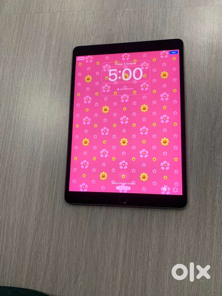 Apple iPad Air 3rd Gen \ 10.5inch Retina Display \ Good Working