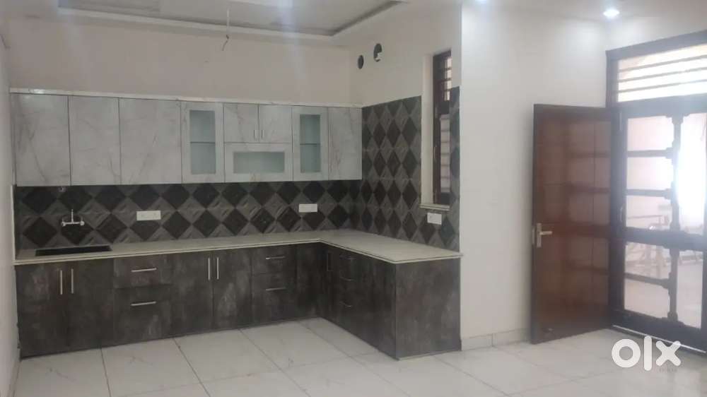 2 BHK, attached washroom, 2 geyser, fans, tubelight,  modular kitchen